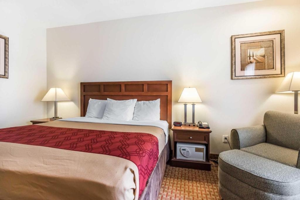 Econo Lodge Eutaw Eksteriør billede