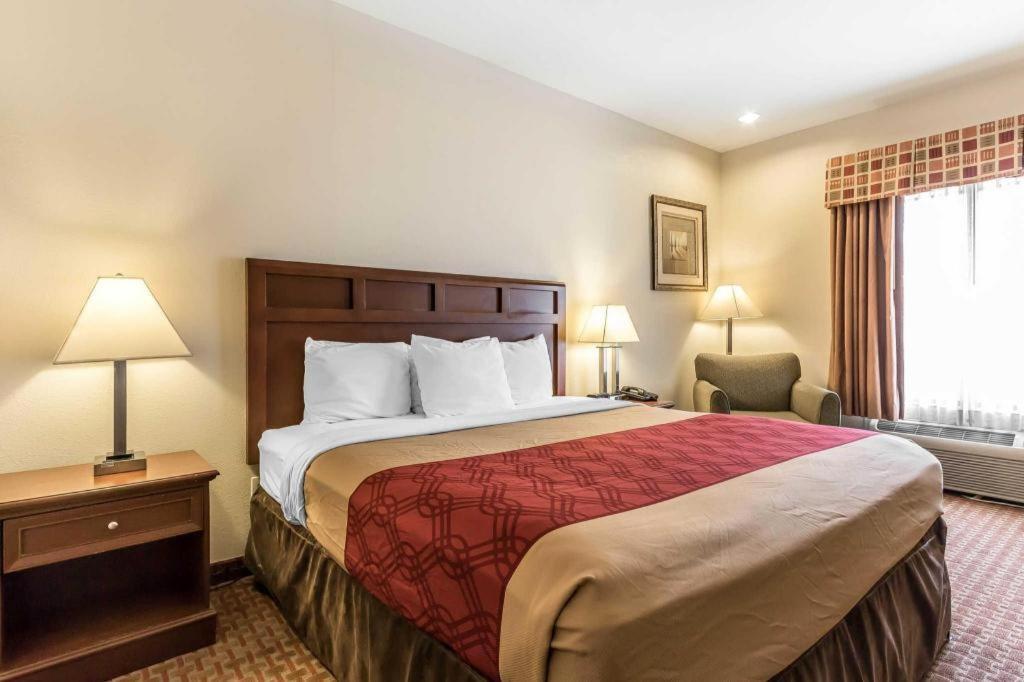 Econo Lodge Eutaw Eksteriør billede